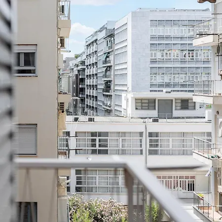 F & B Collection - Flat For 5 *