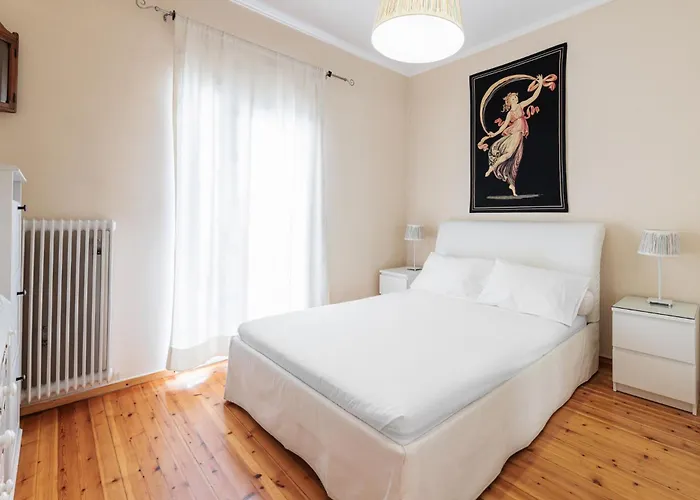 F & B Collection - Flat For 5 *