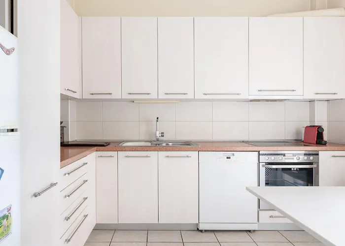 F & B Collection - Flat For 5