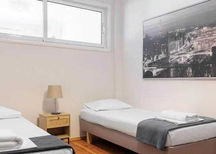 F & B Collection - Flat For 5