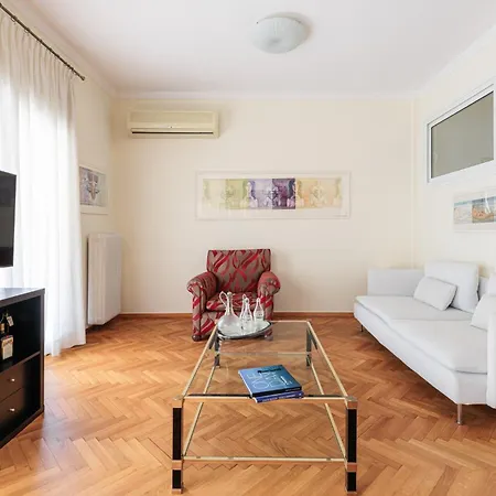 F & B Collection - Flat For 5 *