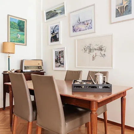 F & B Collection - Flat For 5 *