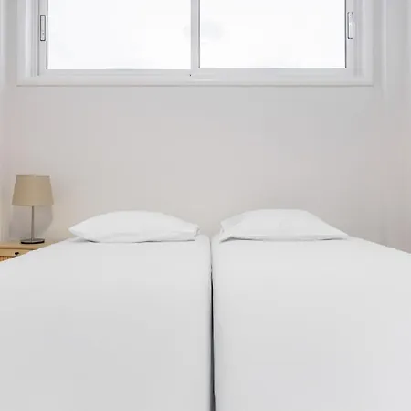 F & B Collection - Flat For 5