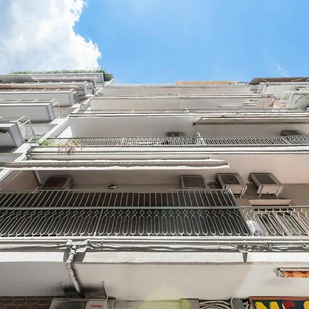 F & B Collection - Flat For 5 *